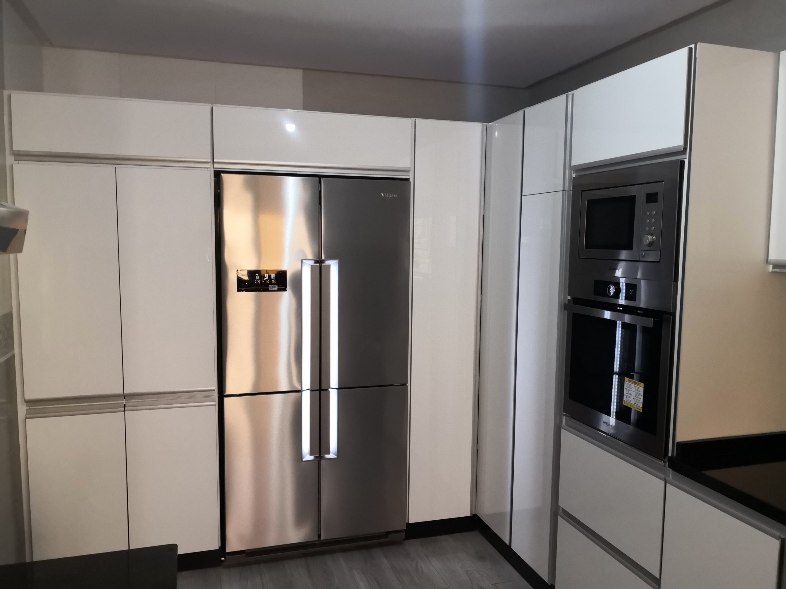 ما هو مطبخ الألومنيوم و mdf ومما يتكون AluCuisine