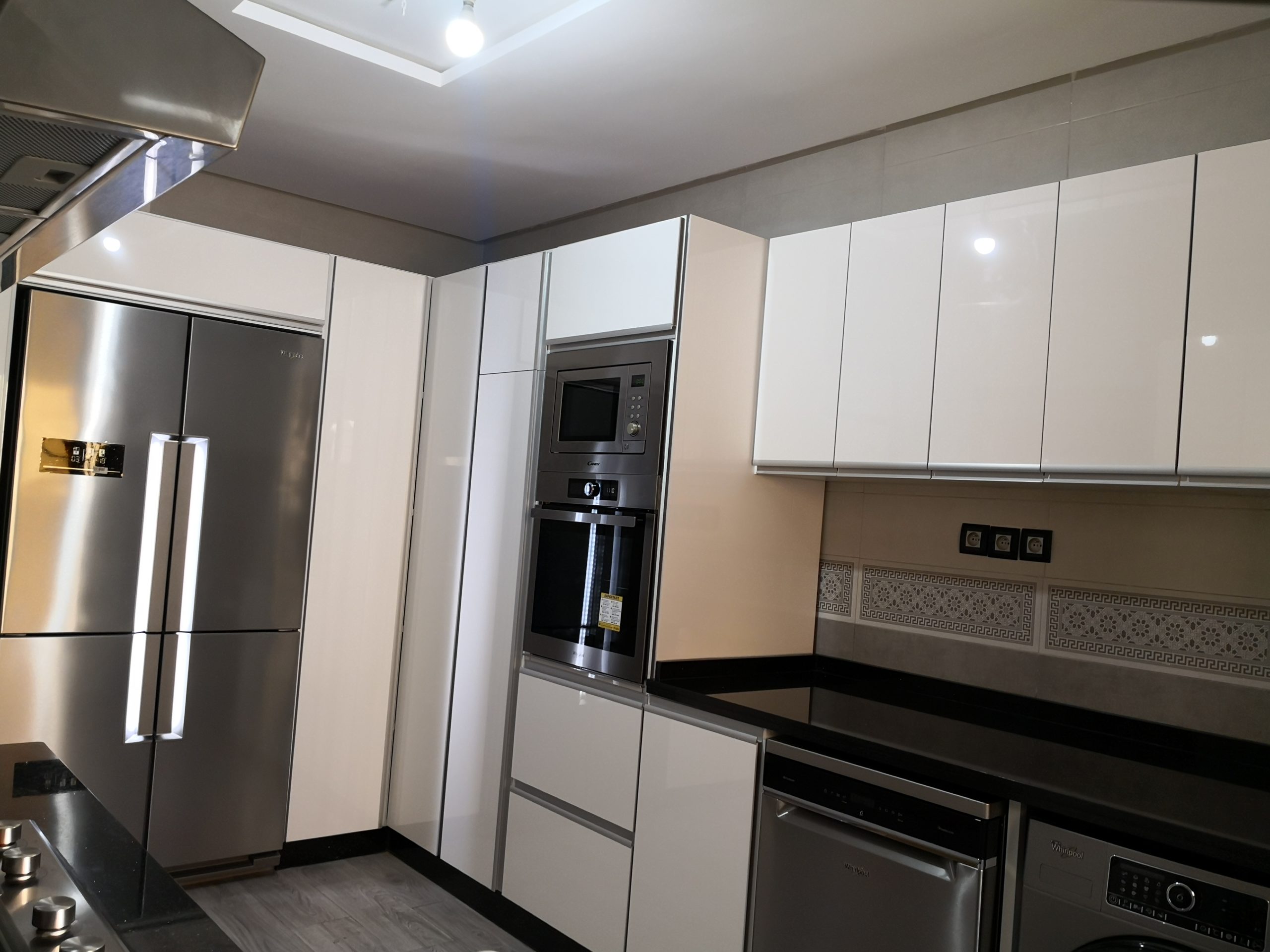 ما هو مطبخ الألومنيوم و mdf ومما يتكون AluCuisine
